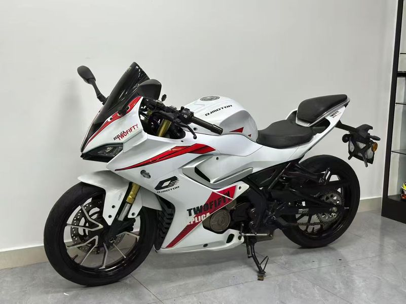QJMOTOR 赛250