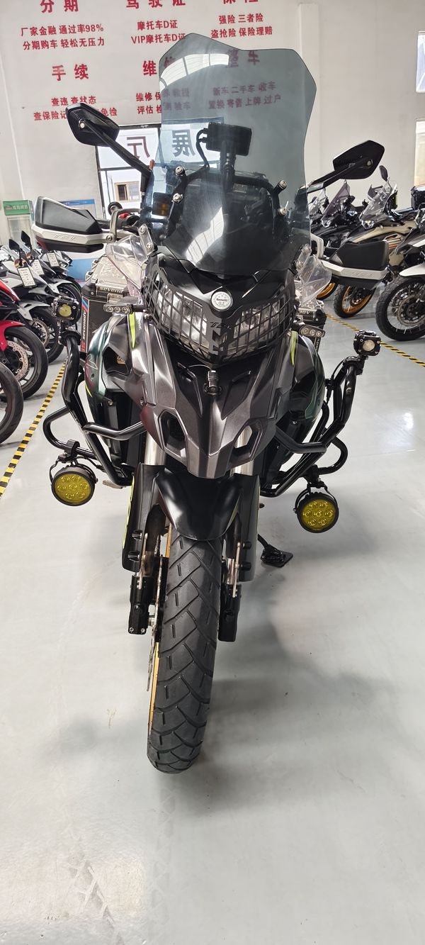 贝纳利 金鹏 TRK502