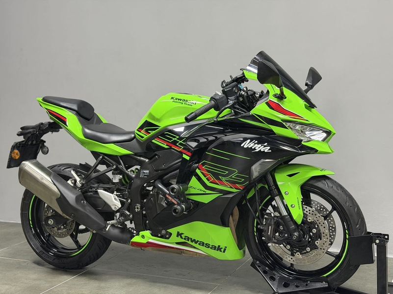 川崎 ZX-4R