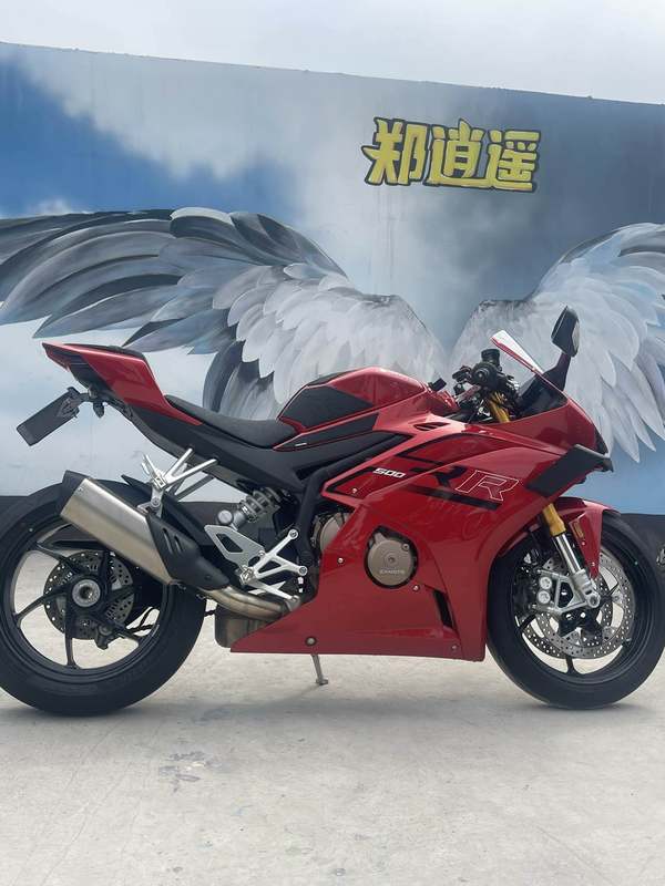 张雪机车 500RR