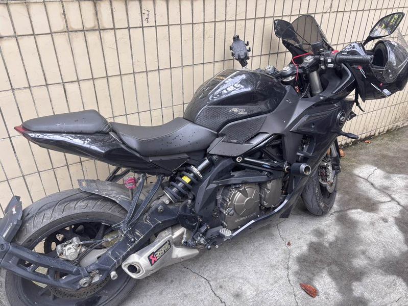 QJMOTOR 赛600