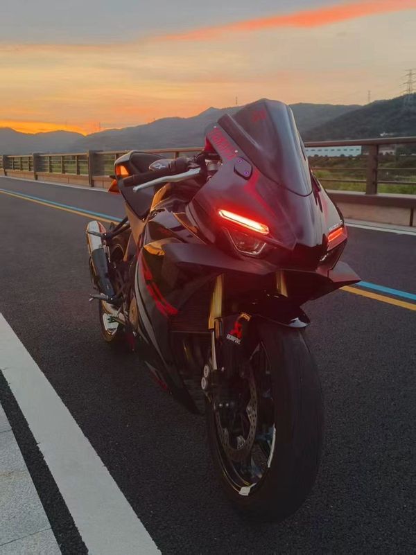 张雪机车 500RR
