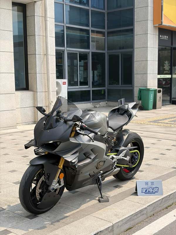 杜卡迪 Panigale V4