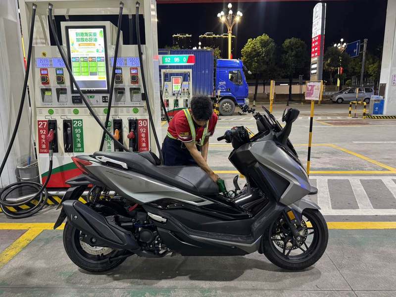 本田WING NSS350