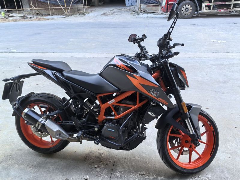 KTMR2R 250 Duke