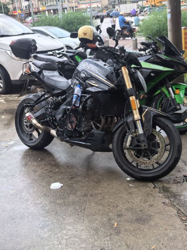 QJMOTOR 追600