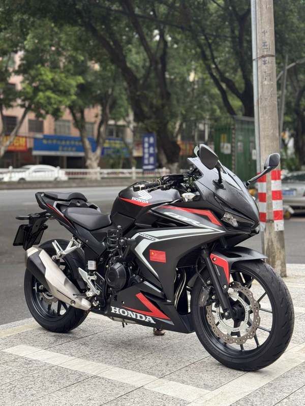 本田WING CBR400R