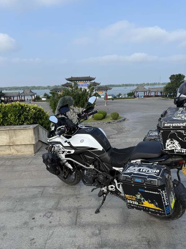 贝纳利 金鹏 TRK502