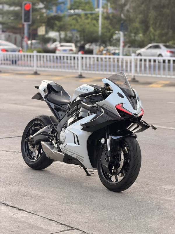 春风 675SR