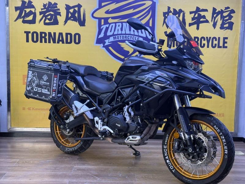 贝纳利 TRK552