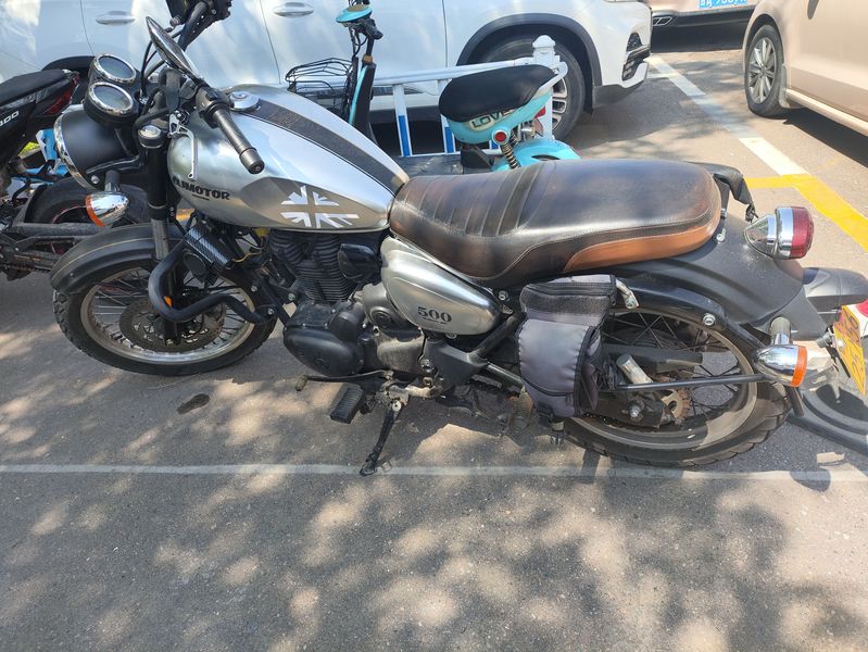 QJMOTOR 逸500