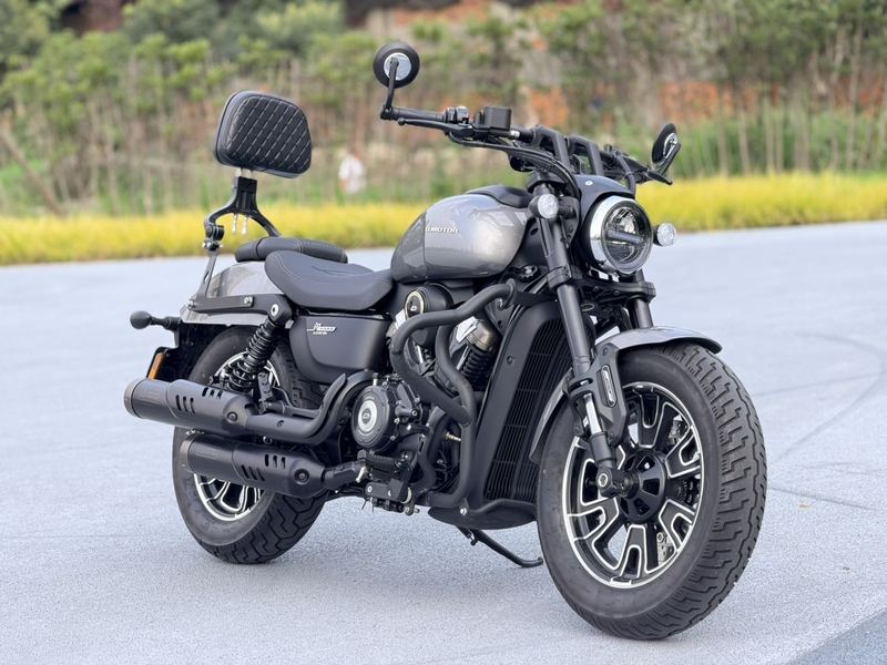 QJMOTOR 闪400