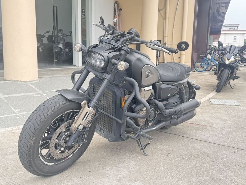 QJMOTOR 闪600