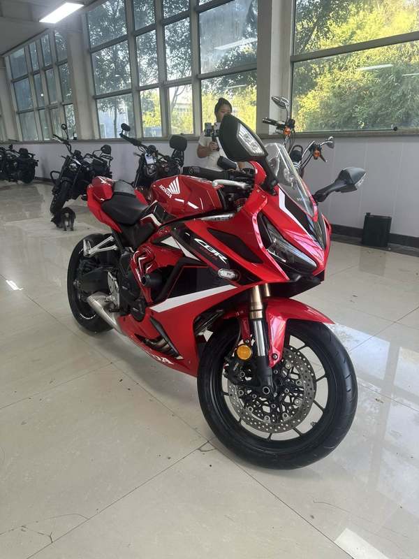 本田DREAMWING CBR650R