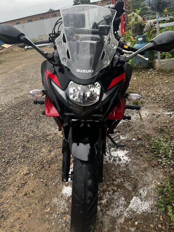 豪爵铃木 GSX250R