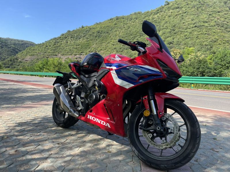 本田WING CBR400R