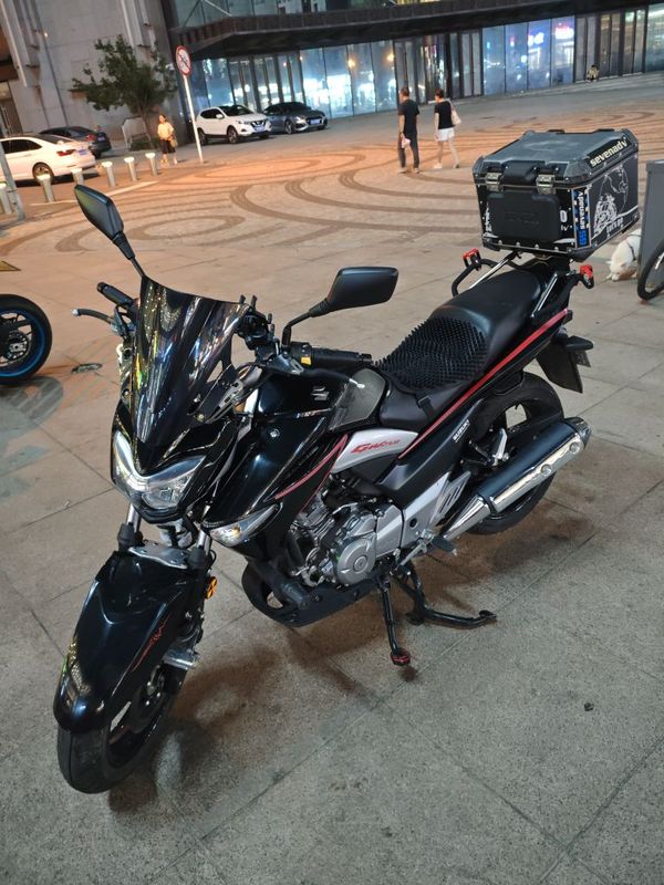 豪爵铃木 骊驰 GW250