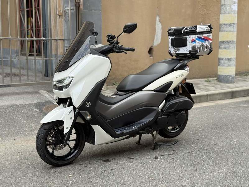 雅马哈 NMAX