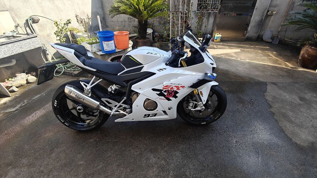 张雪机车 500RR