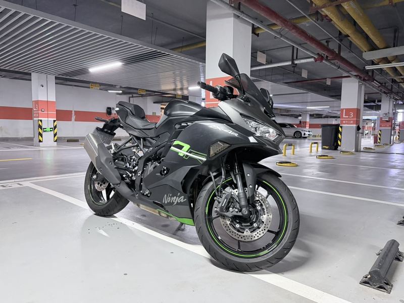 川崎 ZX-4R