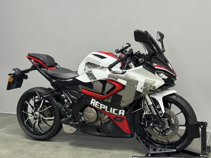QJMOTOR 赛250