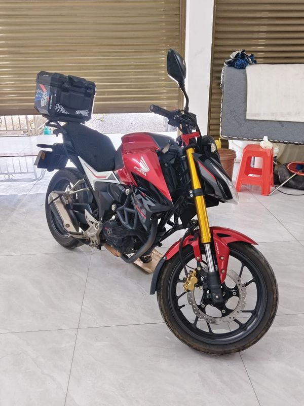 五羊本田 CB190R 暴锋眼