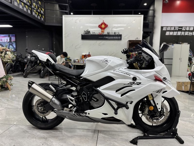无极 RR660