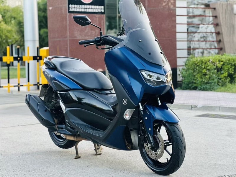 雅马哈 NMAX