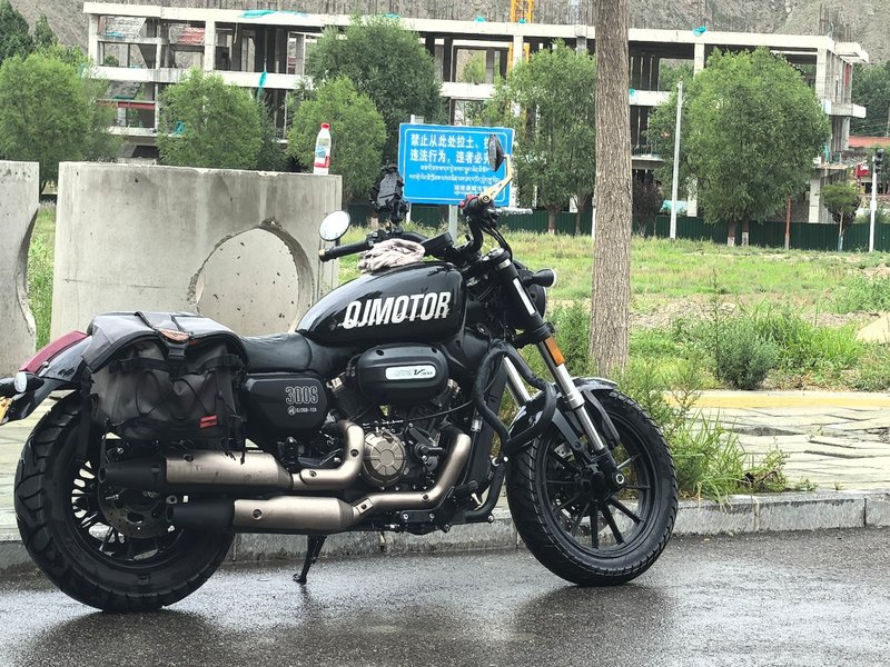 QJMOTOR 闪300S