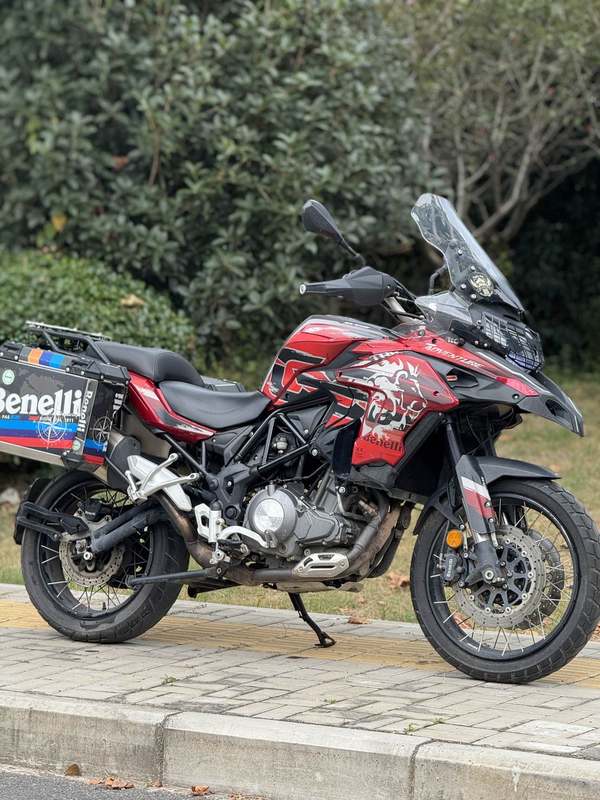 贝纳利 金鹏 TRK502