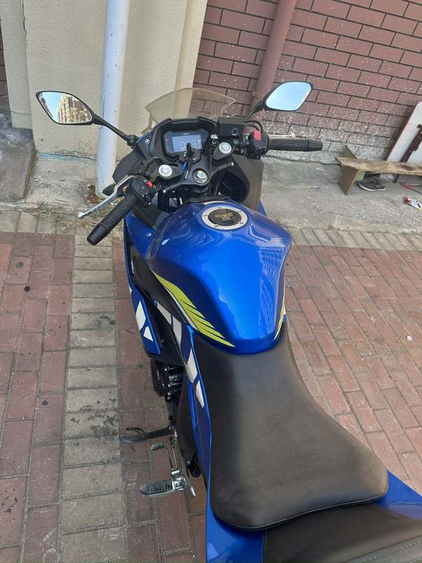 豪爵铃木 GSX250R