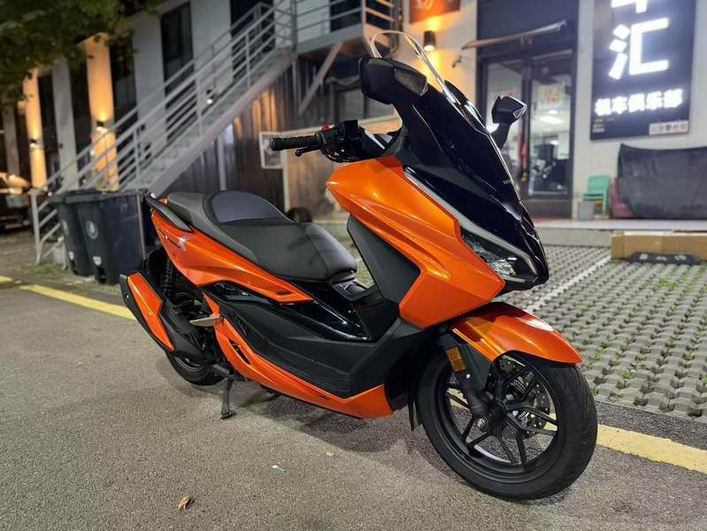 本田WING NSS350