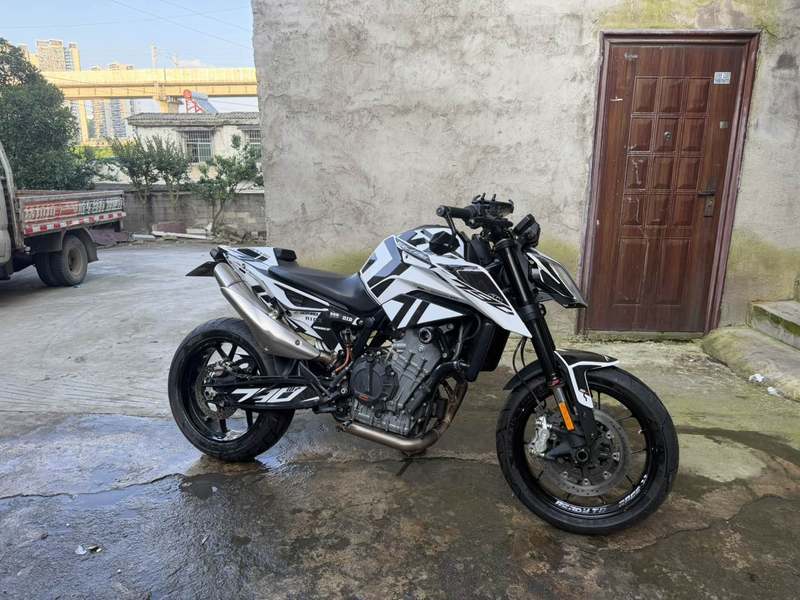 KTMR2R 790 Duke