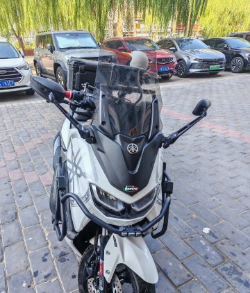 雅马哈 NMAX