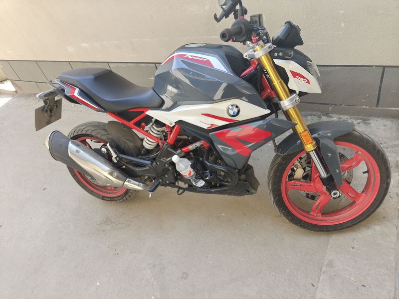 宝马 G 310 R