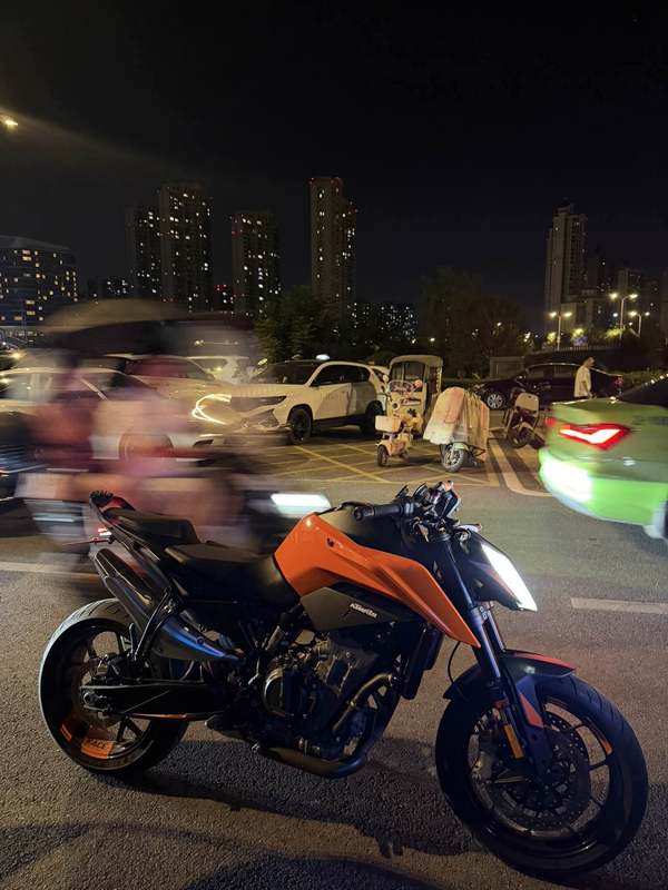 KTMR2R 790 Duke