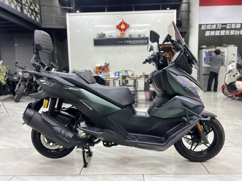 无极 SR250GT