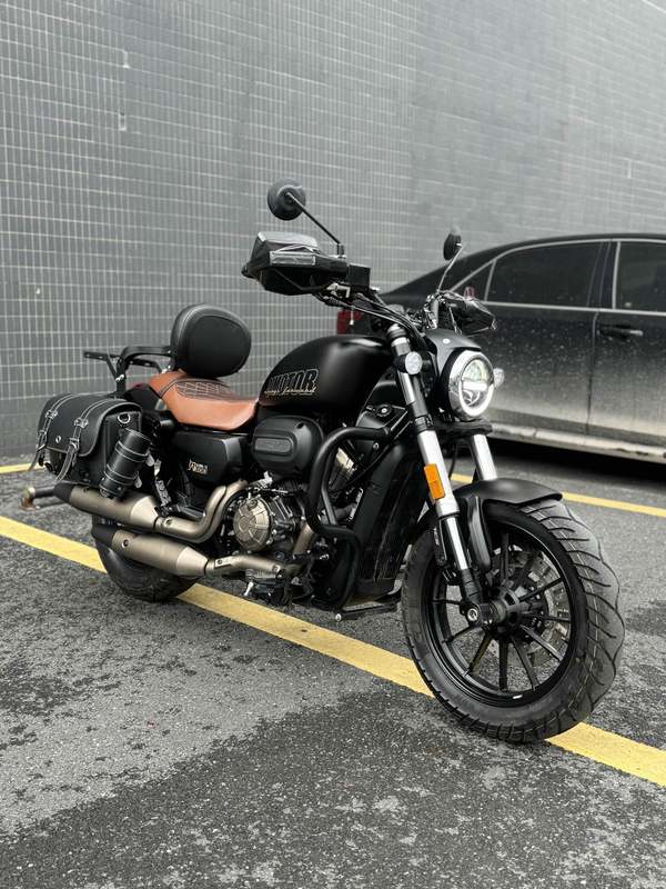 QJMOTOR 闪300S