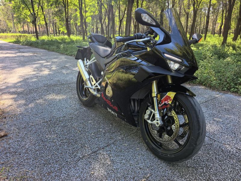 张雪机车 500RR