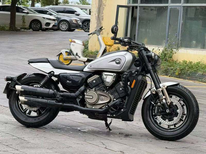 QJMOTOR 闪600