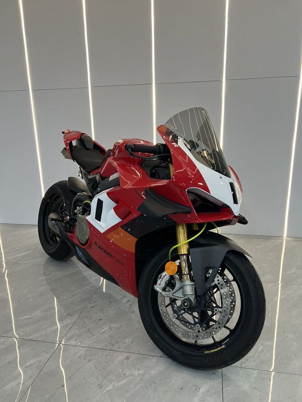 杜卡迪 Panigale V4