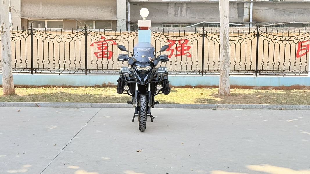 贝纳利 TRK552