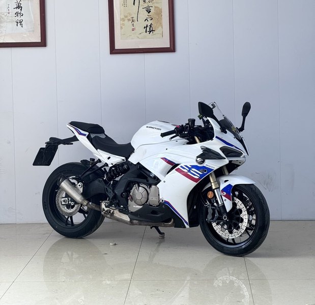 QJMOTOR 赛600