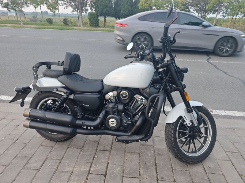 QJMOTOR 闪300S