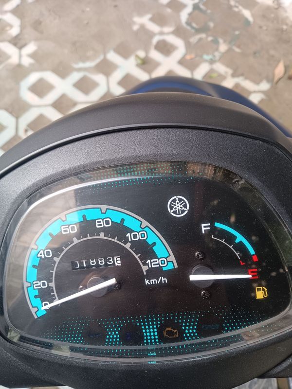 建设雅马哈 旭鹰125