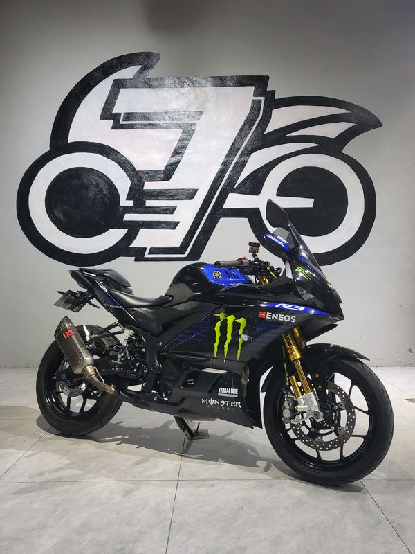 雅马哈 YZF-R3
