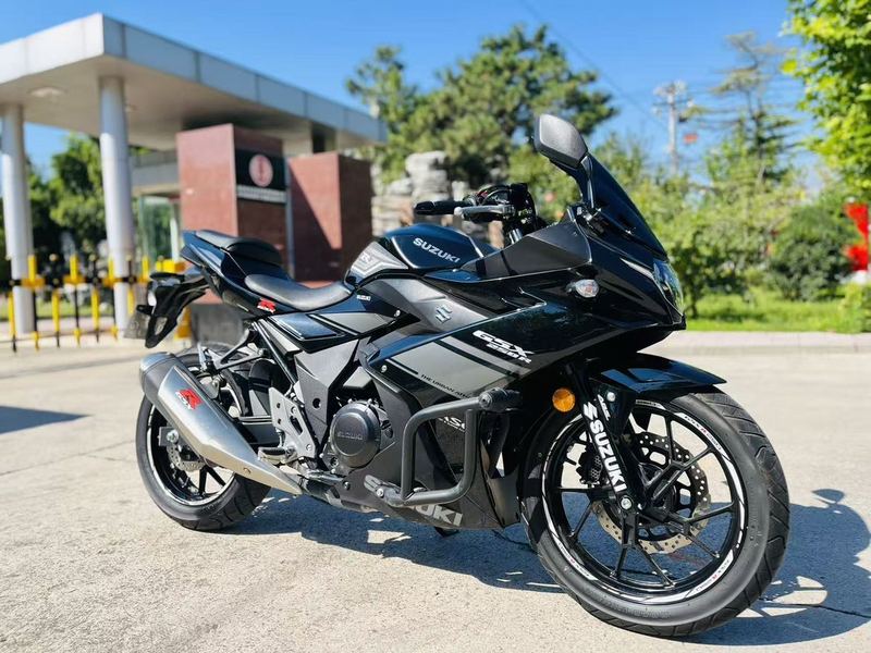 豪爵铃木 GSX250R