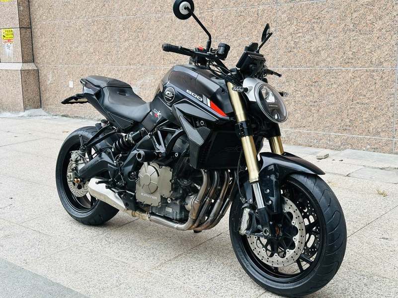 QJMOTOR 追600