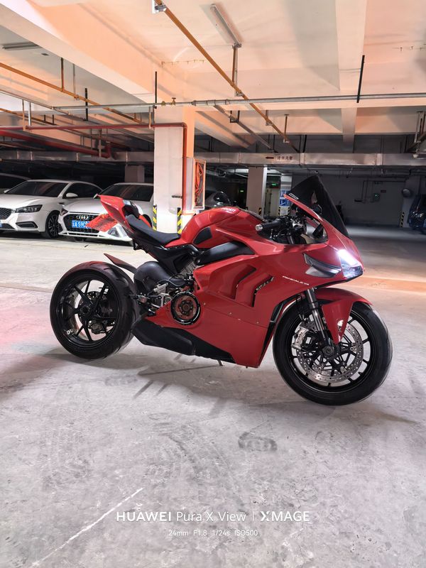 杜卡迪 Panigale V4