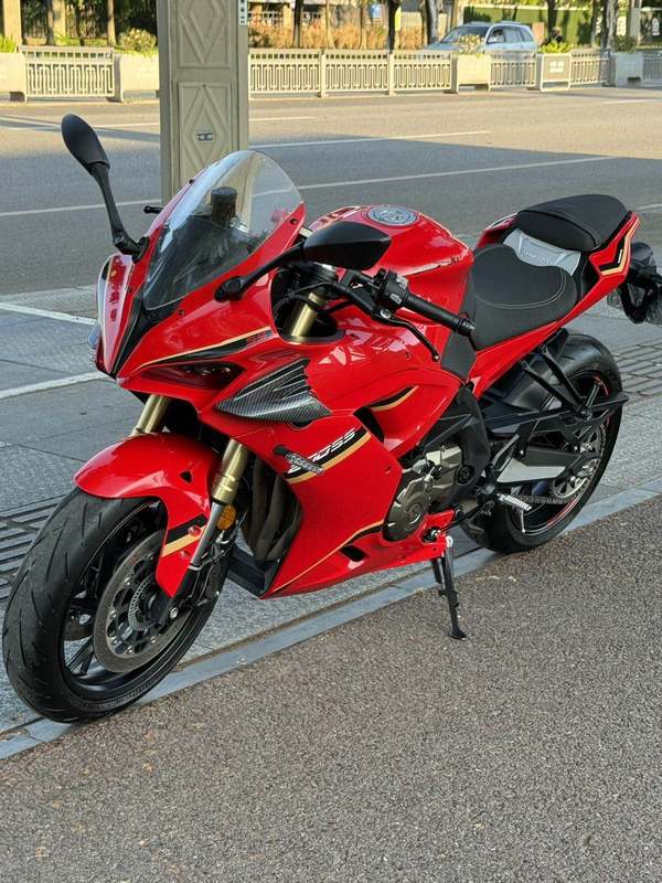QJMOTOR 赛600